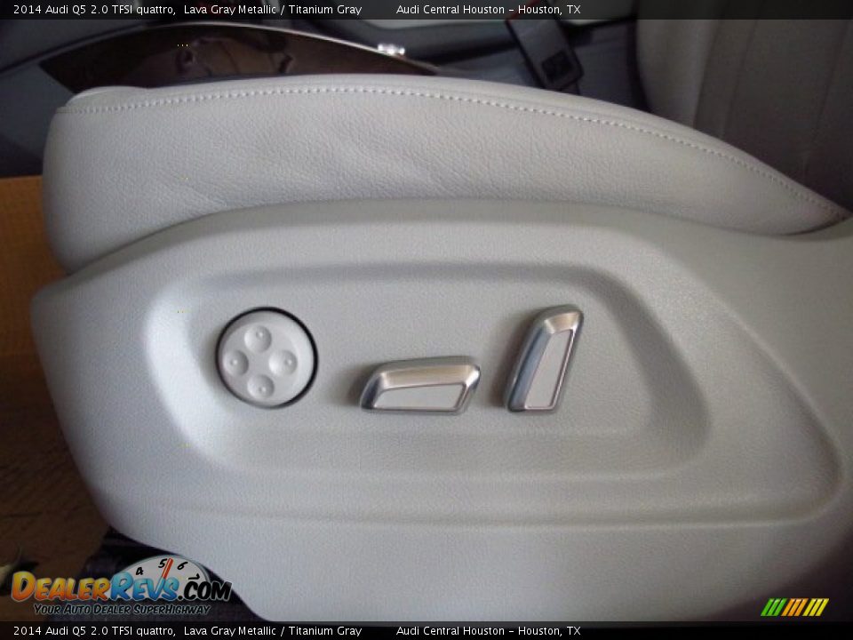 Front Seat of 2014 Audi Q5 2.0 TFSI quattro Photo #25