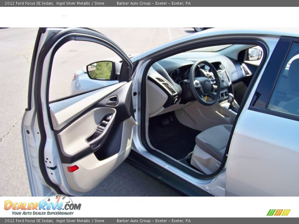 2012 Ford Focus SE Sedan Ingot Silver Metallic / Stone Photo #11
