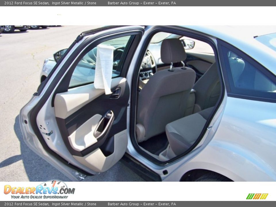 2012 Ford Focus SE Sedan Ingot Silver Metallic / Stone Photo #14