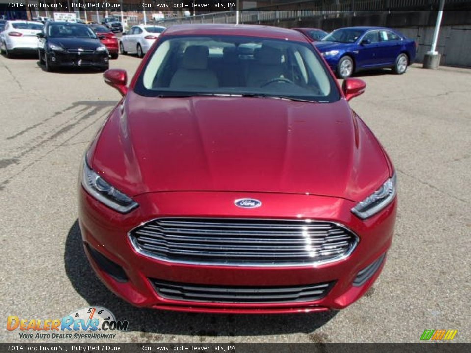 2014 Ford Fusion SE Ruby Red / Dune Photo #3