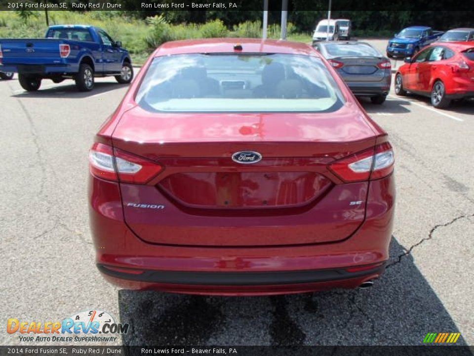 2014 Ford Fusion SE Ruby Red / Dune Photo #7