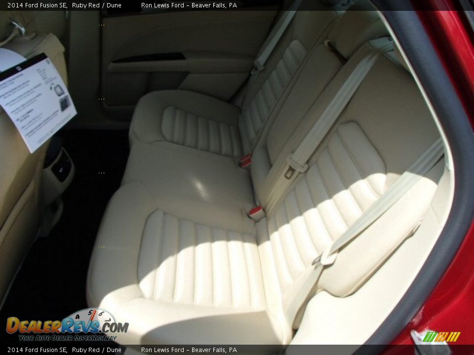 2014 Ford Fusion SE Ruby Red / Dune Photo #11