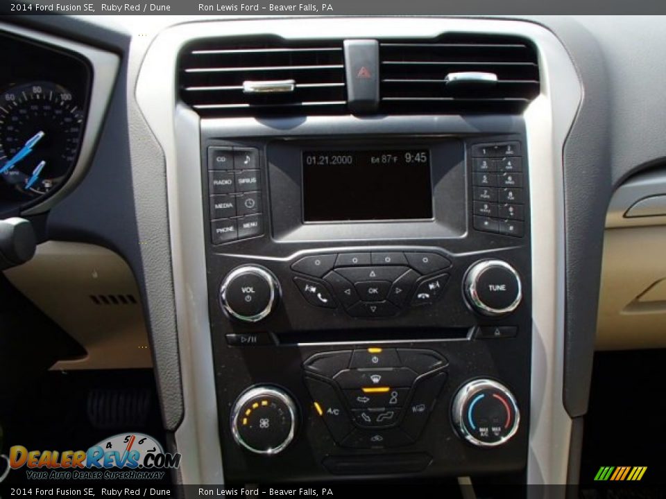 2014 Ford Fusion SE Ruby Red / Dune Photo #16