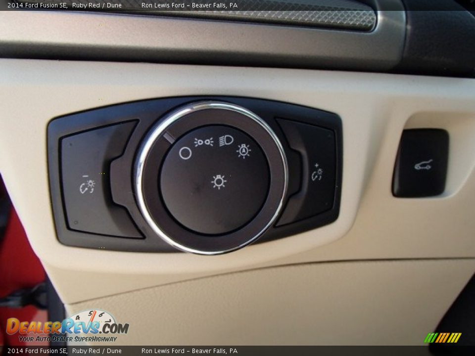 2014 Ford Fusion SE Ruby Red / Dune Photo #19