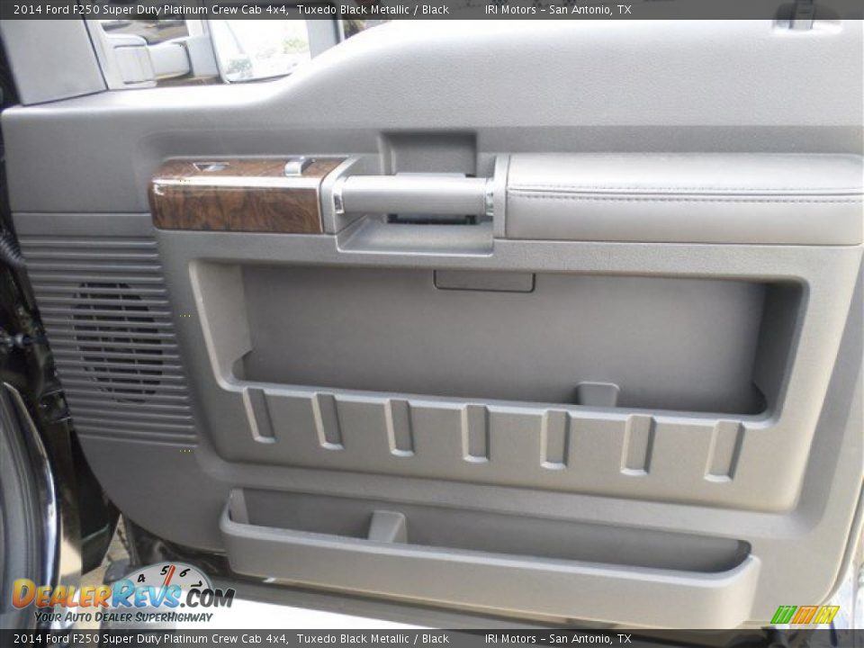 2014 Ford F250 Super Duty Platinum Crew Cab 4x4 Tuxedo Black Metallic / Black Photo #11