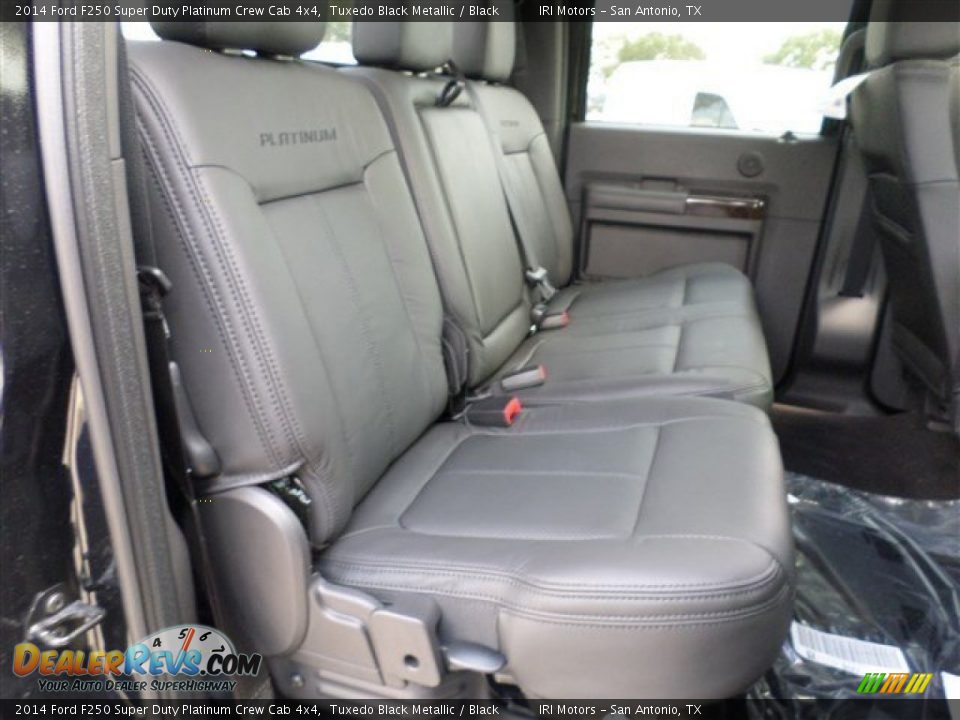 2014 Ford F250 Super Duty Platinum Crew Cab 4x4 Tuxedo Black Metallic / Black Photo #15