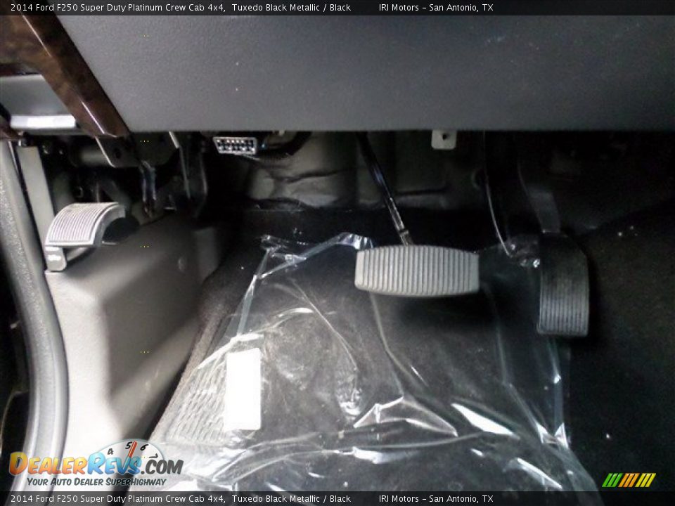 2014 Ford F250 Super Duty Platinum Crew Cab 4x4 Tuxedo Black Metallic / Black Photo #24