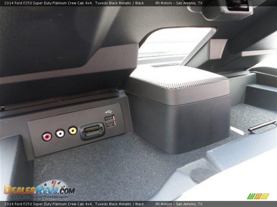 2014 Ford F250 Super Duty Platinum Crew Cab 4x4 Tuxedo Black Metallic / Black Photo #29