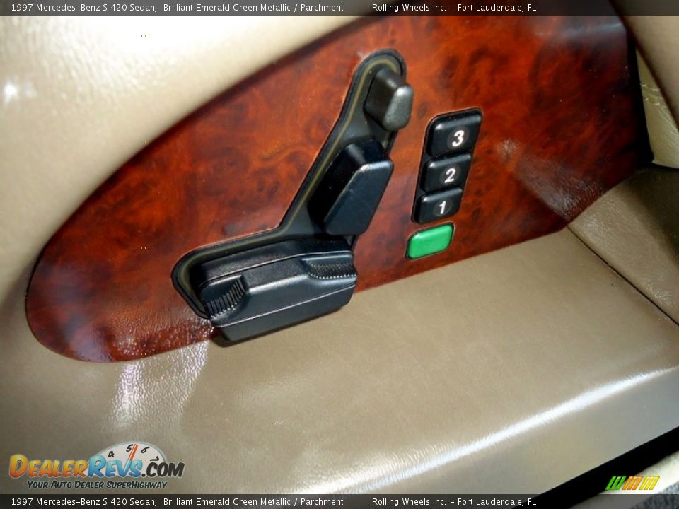 Controls of 1997 Mercedes-Benz S 420 Sedan Photo #4