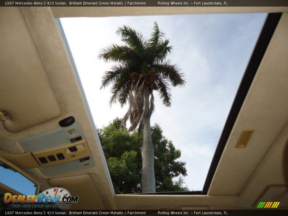 Sunroof of 1997 Mercedes-Benz S 420 Sedan Photo #8