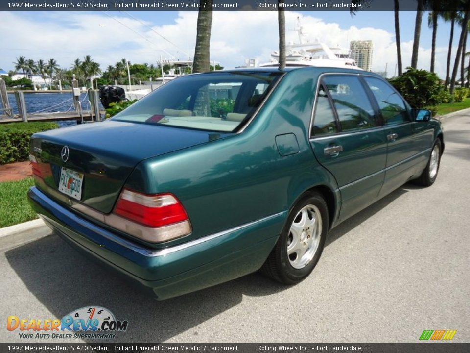 1997 Mercedes-Benz S 420 Sedan Brilliant Emerald Green Metallic / Parchment Photo #9