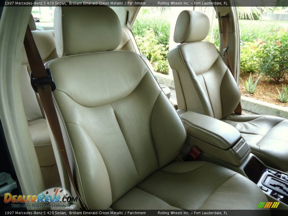 Front Seat of 1997 Mercedes-Benz S 420 Sedan Photo #12