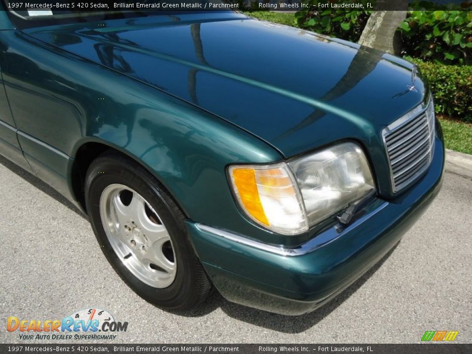 1997 Mercedes-Benz S 420 Sedan Brilliant Emerald Green Metallic / Parchment Photo #21