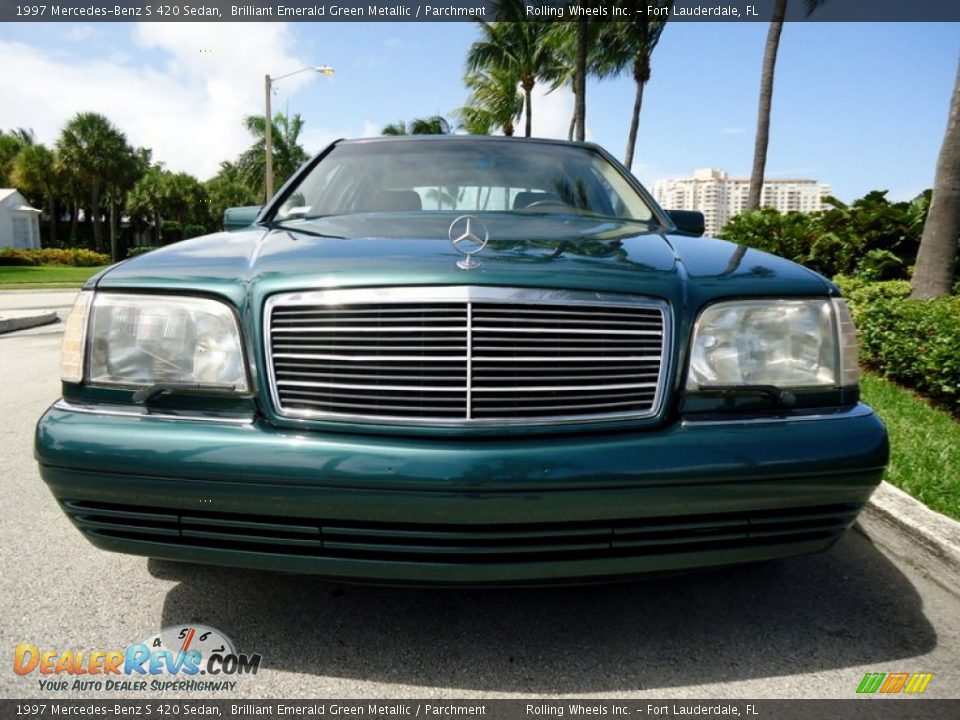 Brilliant Emerald Green Metallic 1997 Mercedes-Benz S 420 Sedan Photo #23