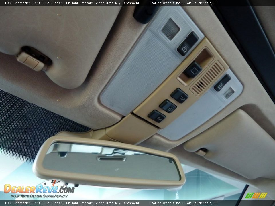 Controls of 1997 Mercedes-Benz S 420 Sedan Photo #26