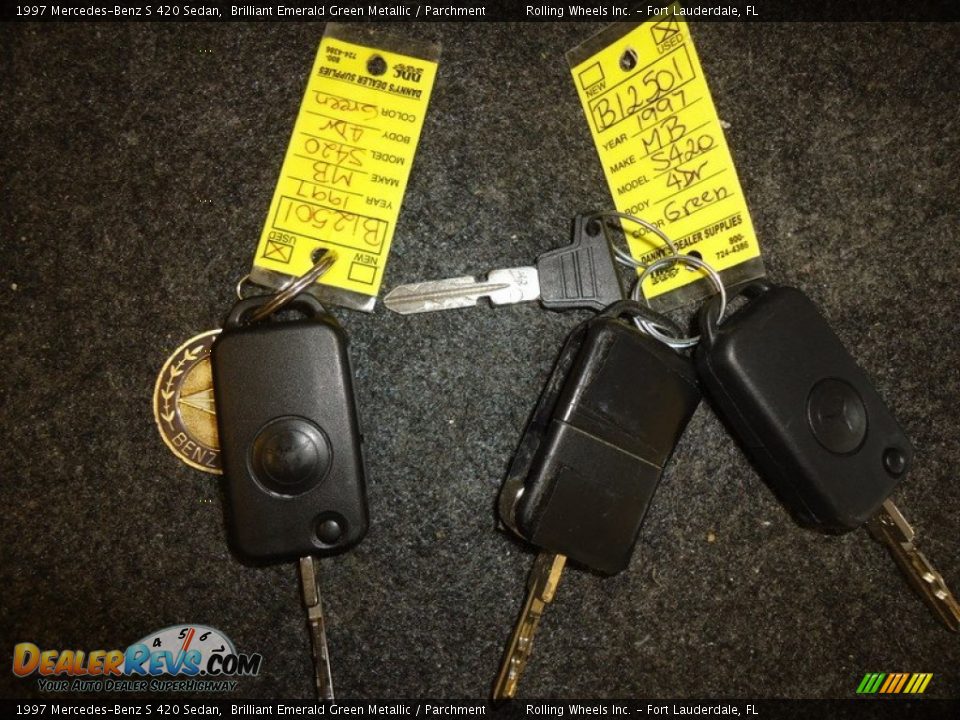 Keys of 1997 Mercedes-Benz S 420 Sedan Photo #28