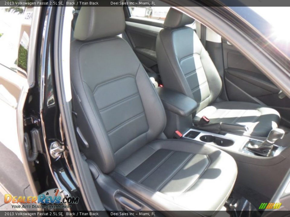 2013 Volkswagen Passat 2.5L SE Black / Titan Black Photo #10