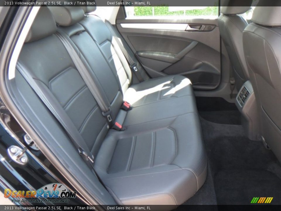 2013 Volkswagen Passat 2.5L SE Black / Titan Black Photo #11
