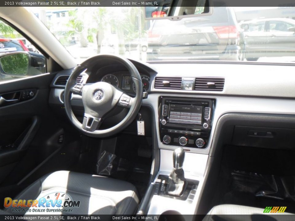 2013 Volkswagen Passat 2.5L SE Black / Titan Black Photo #12