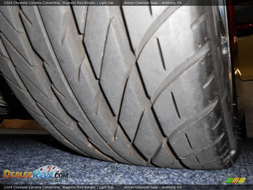 2004 Chevrolet Corvette Convertible Magnetic Red Metallic / Light Oak Photo #15