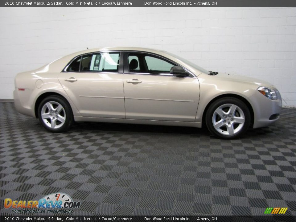 2010 Chevrolet Malibu LS Sedan Gold Mist Metallic / Cocoa/Cashmere Photo #3