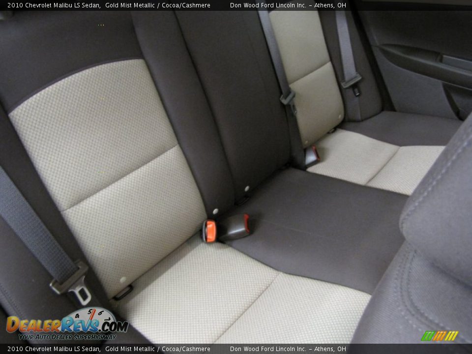 2010 Chevrolet Malibu LS Sedan Gold Mist Metallic / Cocoa/Cashmere Photo #8