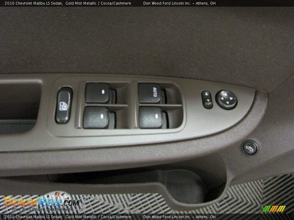 2010 Chevrolet Malibu LS Sedan Gold Mist Metallic / Cocoa/Cashmere Photo #11