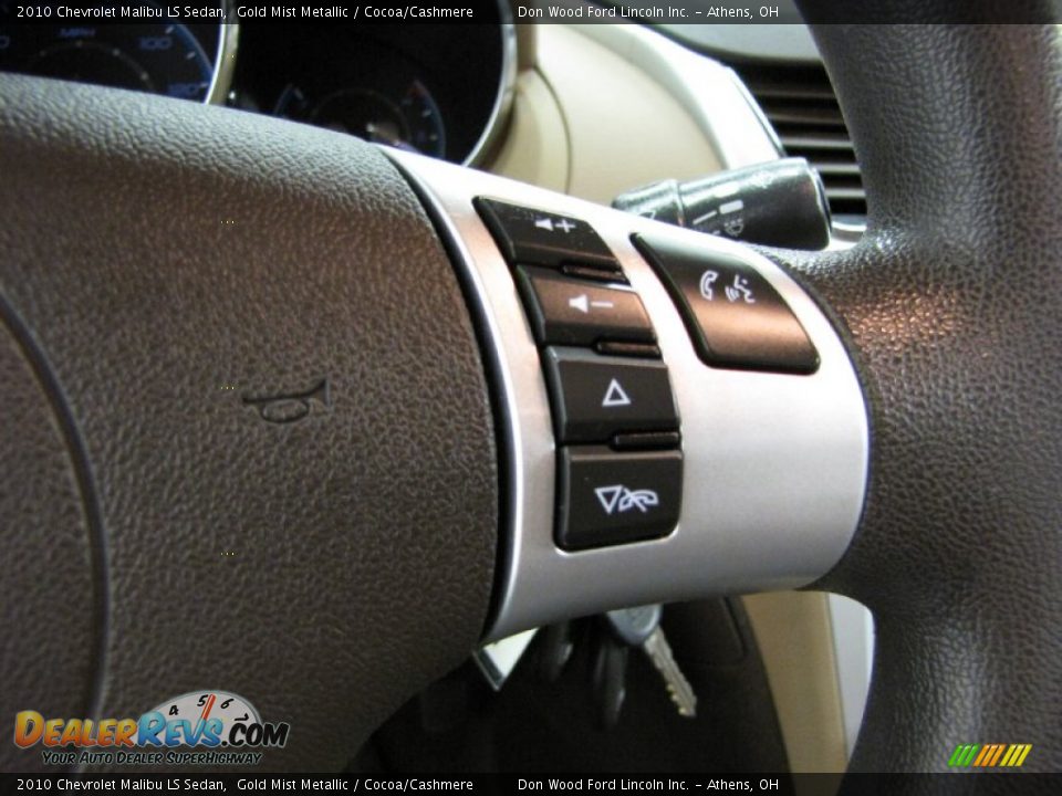 2010 Chevrolet Malibu LS Sedan Gold Mist Metallic / Cocoa/Cashmere Photo #17