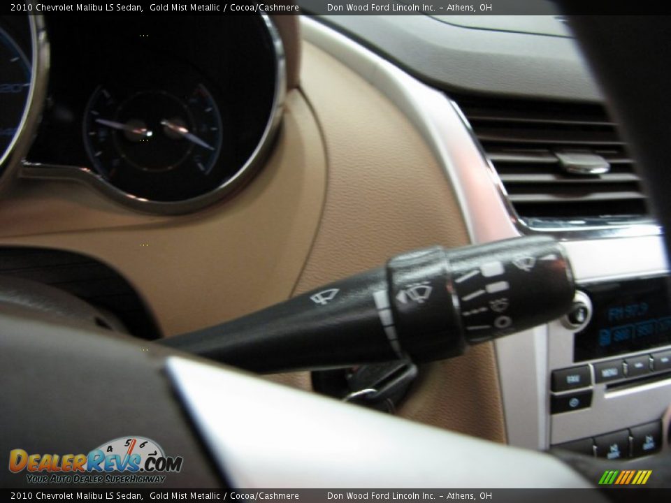 2010 Chevrolet Malibu LS Sedan Gold Mist Metallic / Cocoa/Cashmere Photo #19