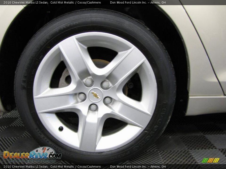 2010 Chevrolet Malibu LS Sedan Gold Mist Metallic / Cocoa/Cashmere Photo #24