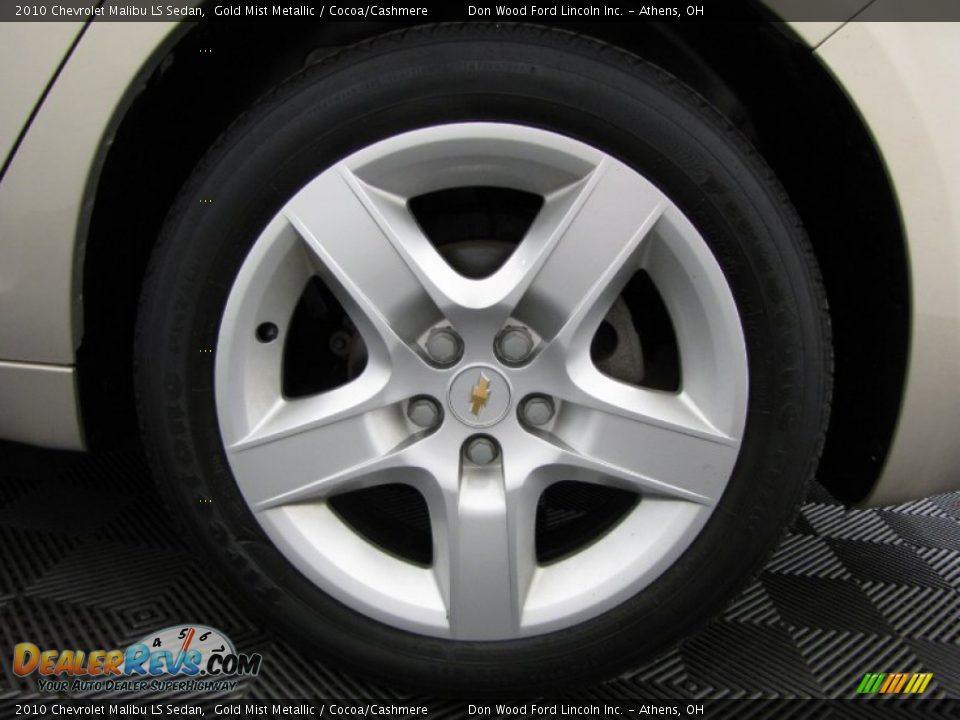 2010 Chevrolet Malibu LS Sedan Gold Mist Metallic / Cocoa/Cashmere Photo #25