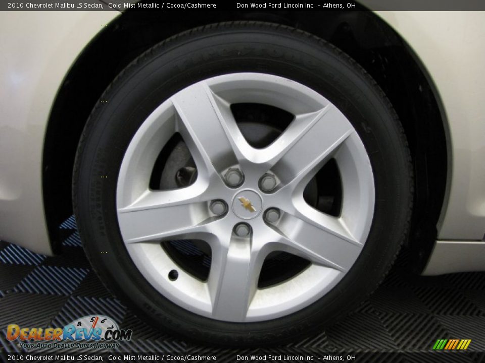 2010 Chevrolet Malibu LS Sedan Gold Mist Metallic / Cocoa/Cashmere Photo #26