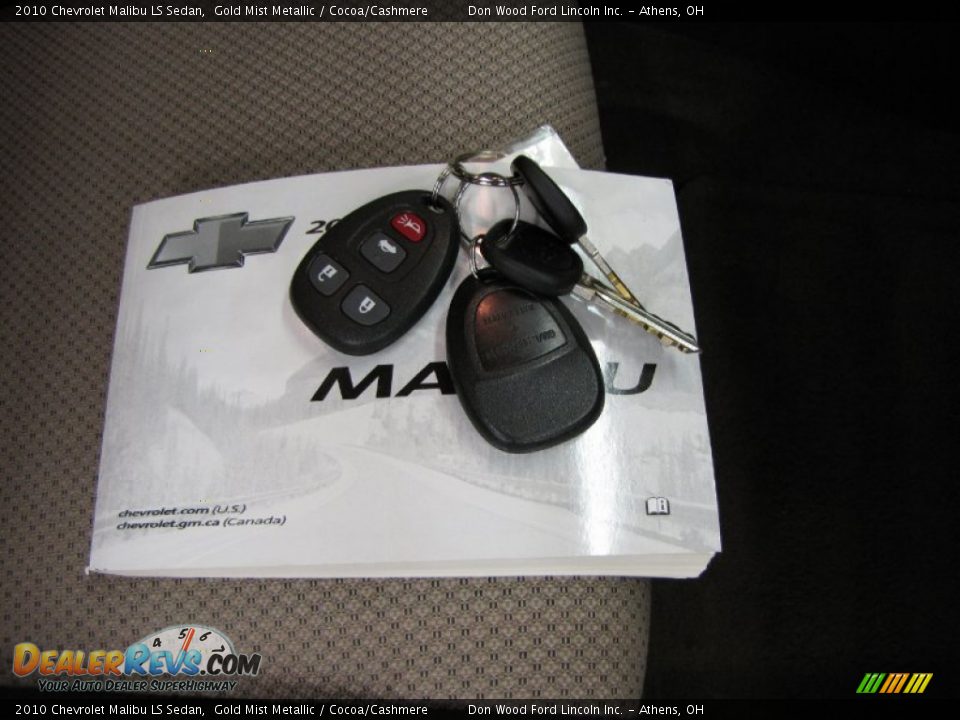 2010 Chevrolet Malibu LS Sedan Gold Mist Metallic / Cocoa/Cashmere Photo #28