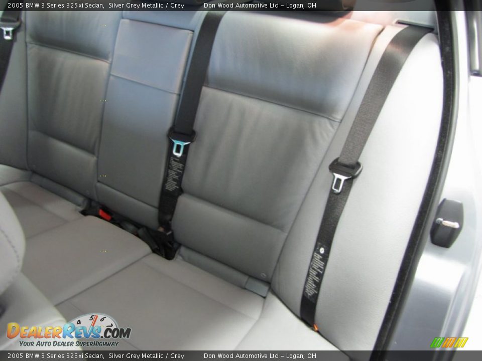 2005 BMW 3 Series 325xi Sedan Silver Grey Metallic / Grey Photo #6
