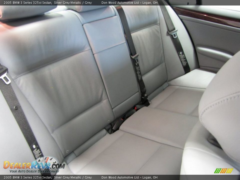 2005 BMW 3 Series 325xi Sedan Silver Grey Metallic / Grey Photo #7