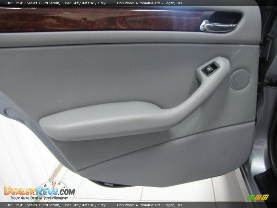 2005 BMW 3 Series 325xi Sedan Silver Grey Metallic / Grey Photo #11