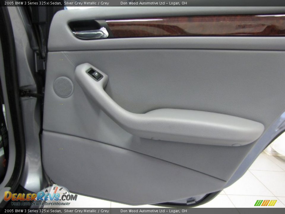 2005 BMW 3 Series 325xi Sedan Silver Grey Metallic / Grey Photo #12
