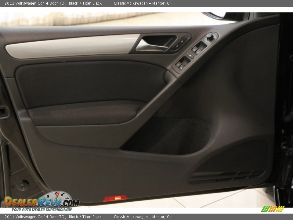 Door Panel of 2011 Volkswagen Golf 4 Door TDI Photo #4