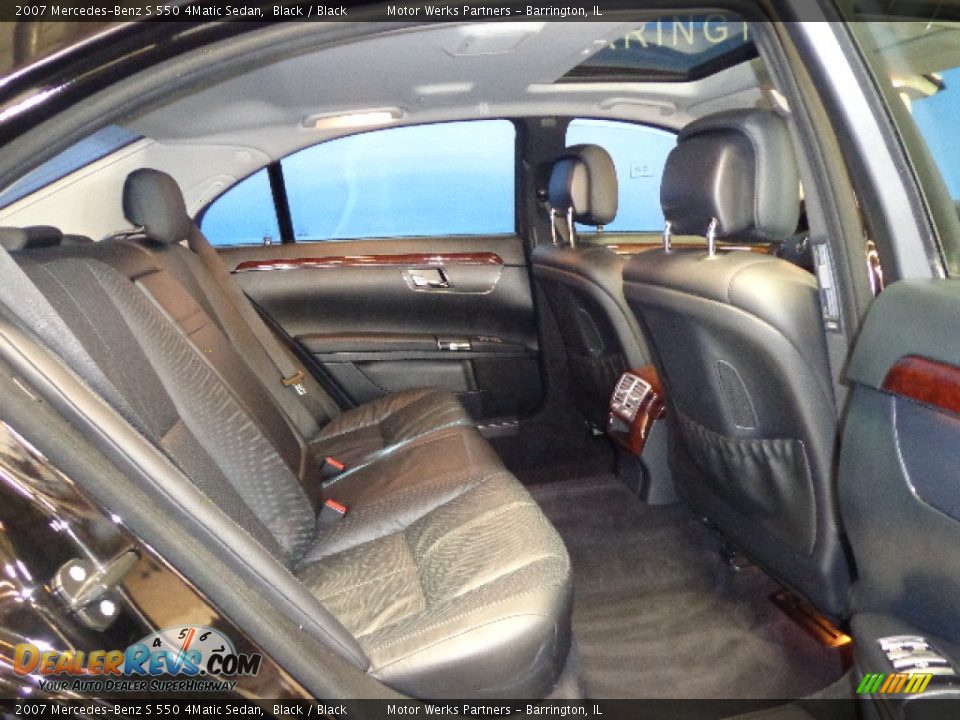 2007 Mercedes-Benz S 550 4Matic Sedan Black / Black Photo #22