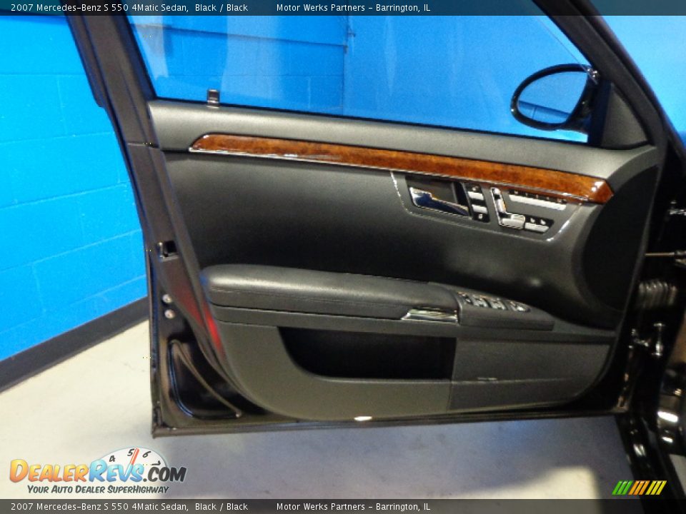2007 Mercedes-Benz S 550 4Matic Sedan Black / Black Photo #27