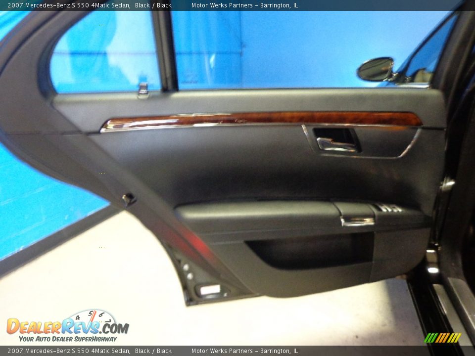 2007 Mercedes-Benz S 550 4Matic Sedan Black / Black Photo #28