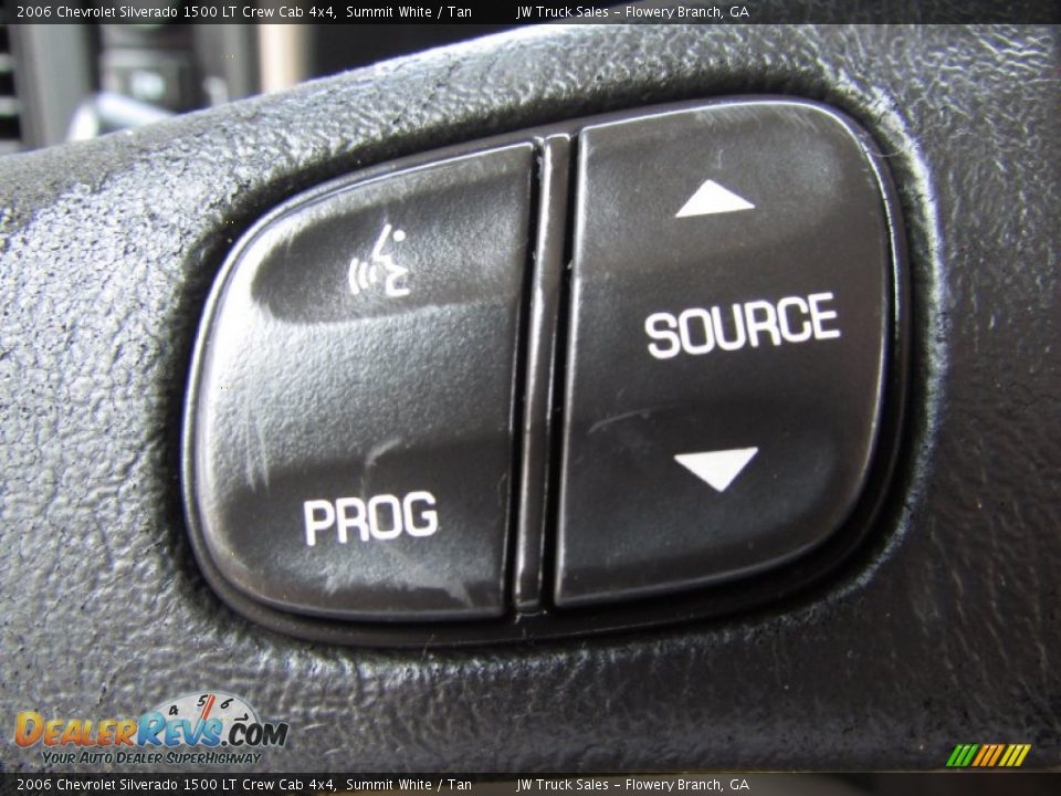 2006 Chevrolet Silverado 1500 LT Crew Cab 4x4 Summit White / Tan Photo #25