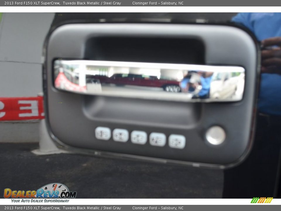 2013 Ford F150 XLT SuperCrew Tuxedo Black Metallic / Steel Gray Photo #12