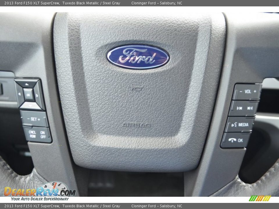 2013 Ford F150 XLT SuperCrew Tuxedo Black Metallic / Steel Gray Photo #16