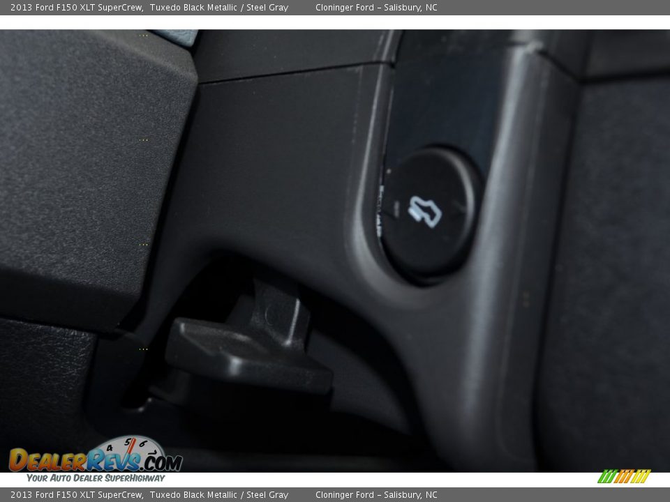 2013 Ford F150 XLT SuperCrew Tuxedo Black Metallic / Steel Gray Photo #20