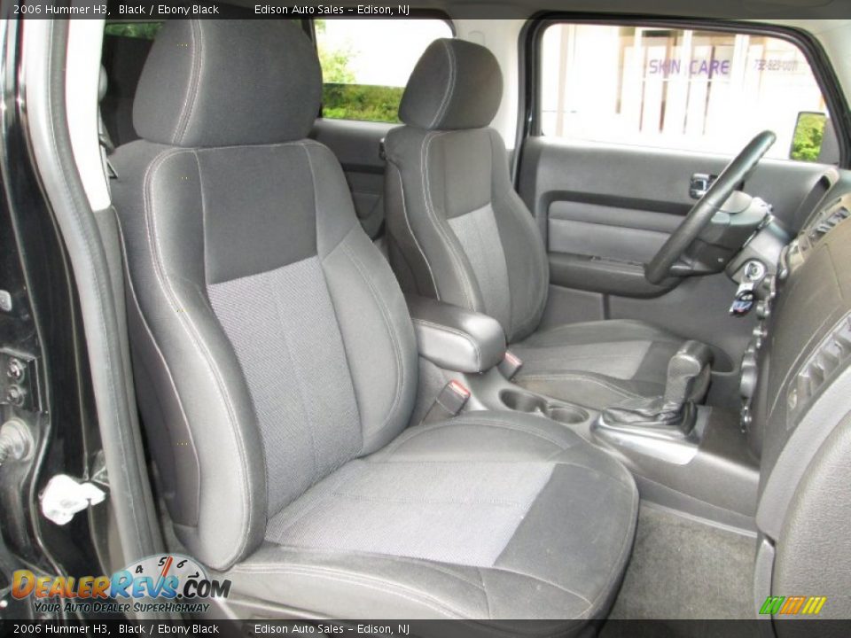 Front Seat of 2006 Hummer H3  Photo #13