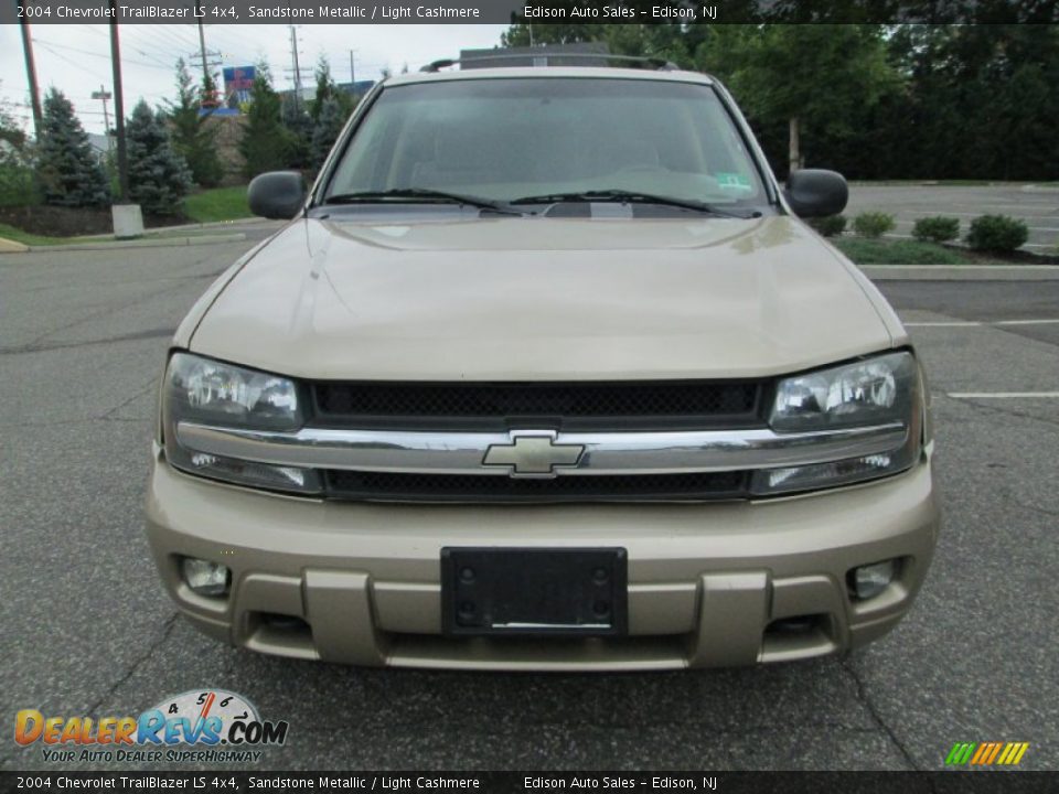 2004 Chevrolet TrailBlazer LS 4x4 Sandstone Metallic / Light Cashmere Photo #12