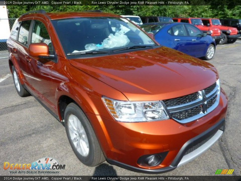 Front 3/4 View of 2014 Dodge Journey SXT AWD Photo #9