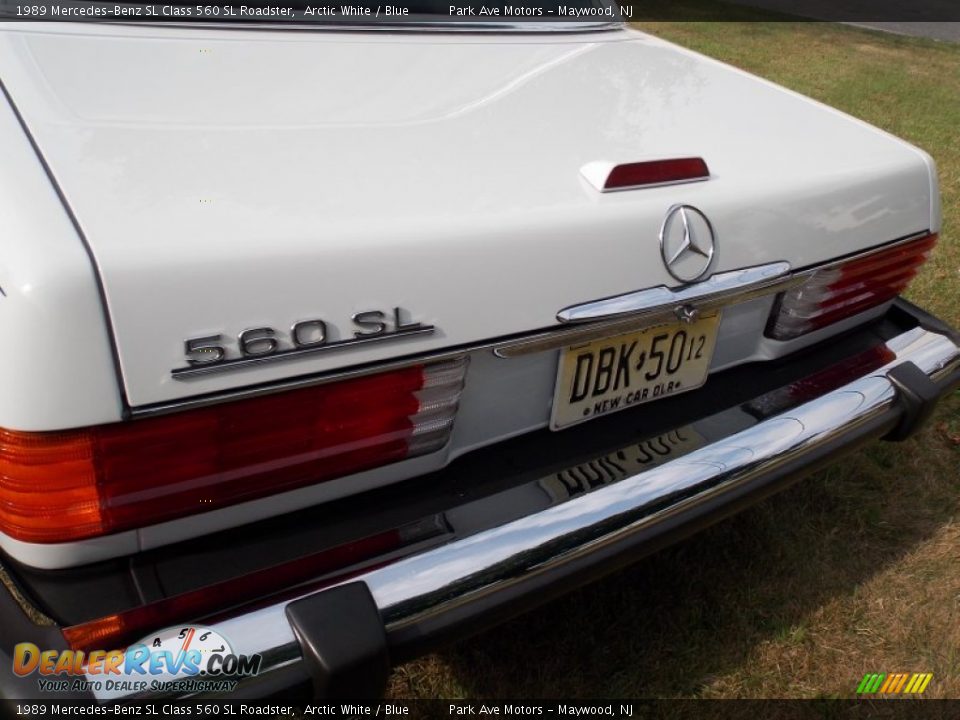 1989 Mercedes-Benz SL Class 560 SL Roadster Arctic White / Blue Photo #12