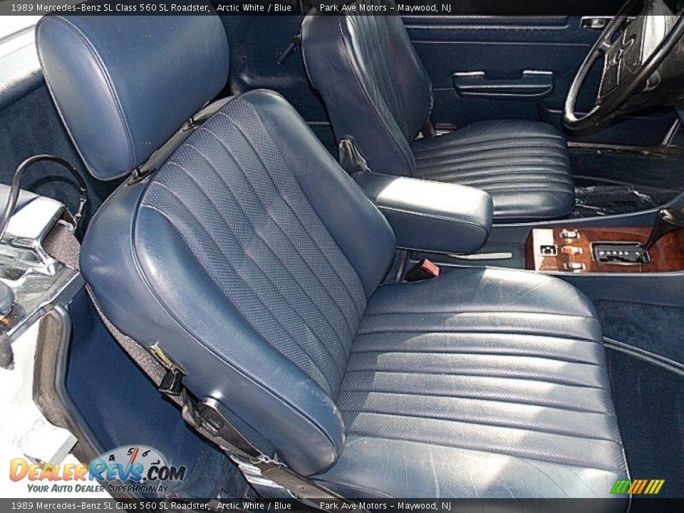 1989 Mercedes-Benz SL Class 560 SL Roadster Arctic White / Blue Photo #19